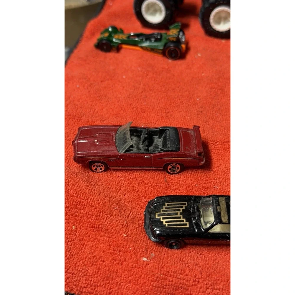Lot of 9 Diecast Toy Cars & Trucks Mixed‎ Styles (Hot Wheels/Matchbox Style)